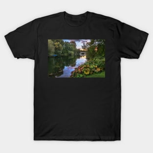 The Thames At Pangbourne T-Shirt